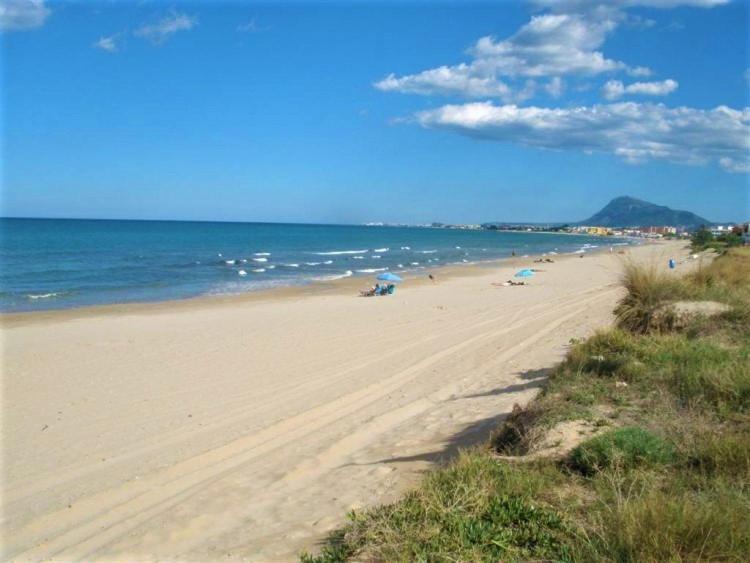 Casa de Férias Adosado De 140m2 Con Terraza A 50 M De La Playa Dénia